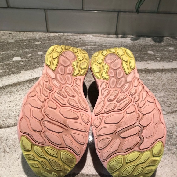 New Balance 1080 V12 Women's Soft Pink Athletic Shoes - Picture 7 of 10